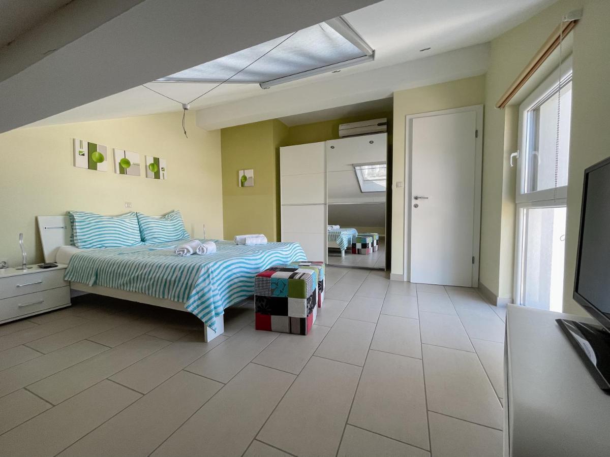 Ferienhaus Ivanka Apartment Trogir Ngoại thất bức ảnh